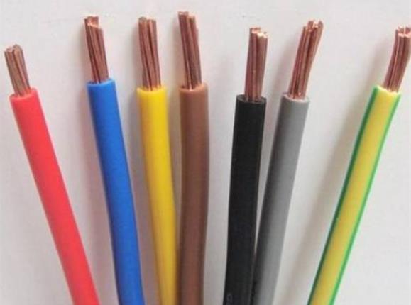 空調(diào)冰箱接延長(zhǎng)線=埋火種？電工曝十大家電禁用清單