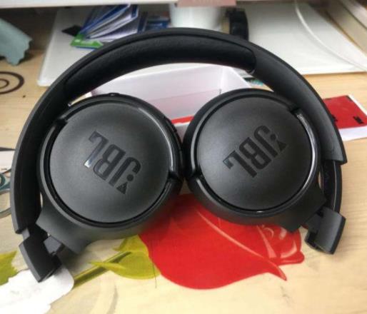 JBL耳機怎么樣配對連接手機